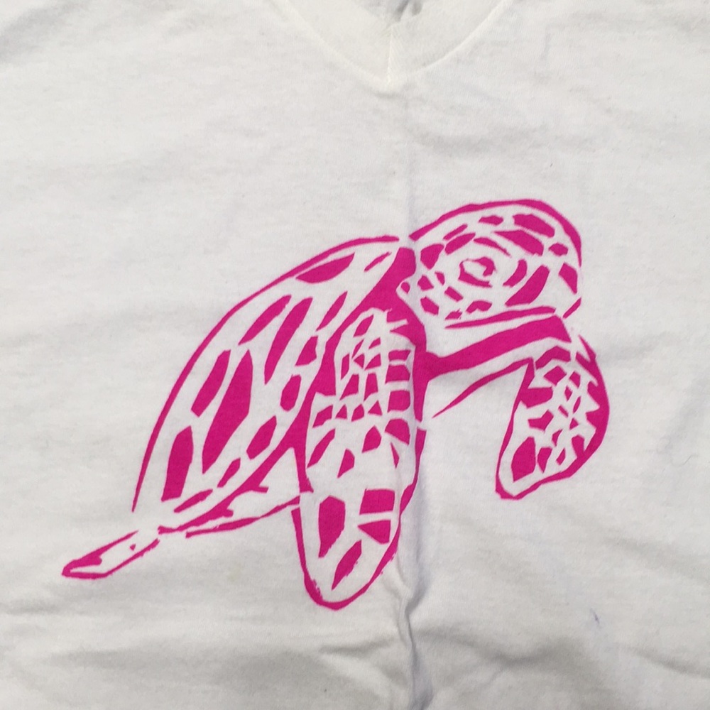 Sea turtle print graphic tee